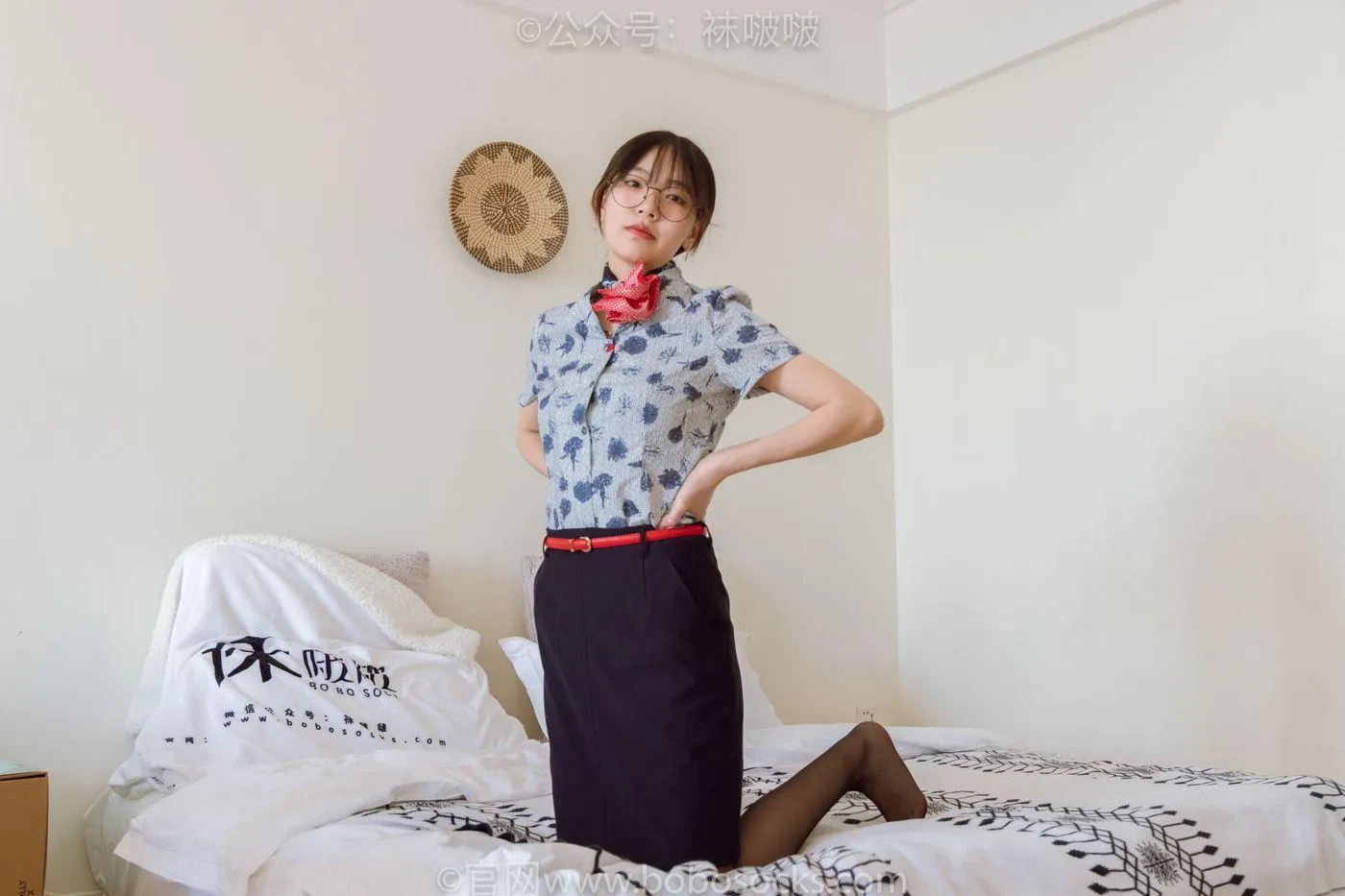 [BoBoSocks袜啵啵]NO.087 小甜豆-空姐制服、高跟鞋、黑丝 [130P]插图6